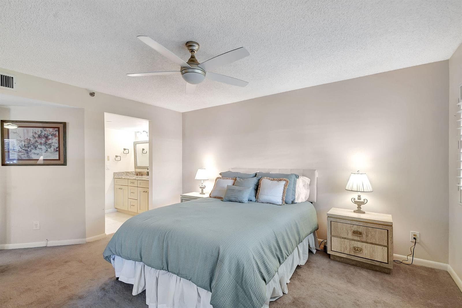 318 Oak Harbour Drive 318 photo 15