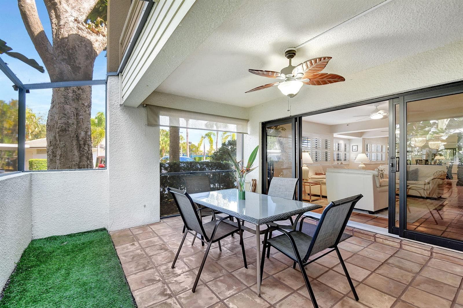 318 Oak Harbour Drive 318 photo 11