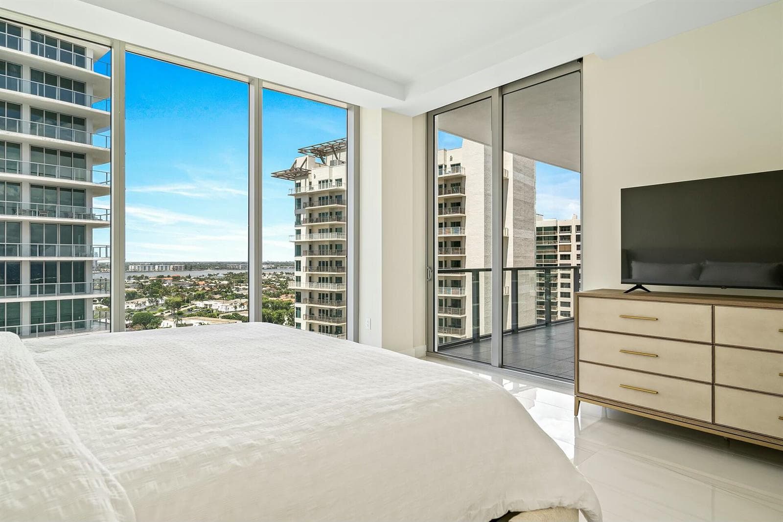 3100 N Ocean Drive H-1409 photo 16