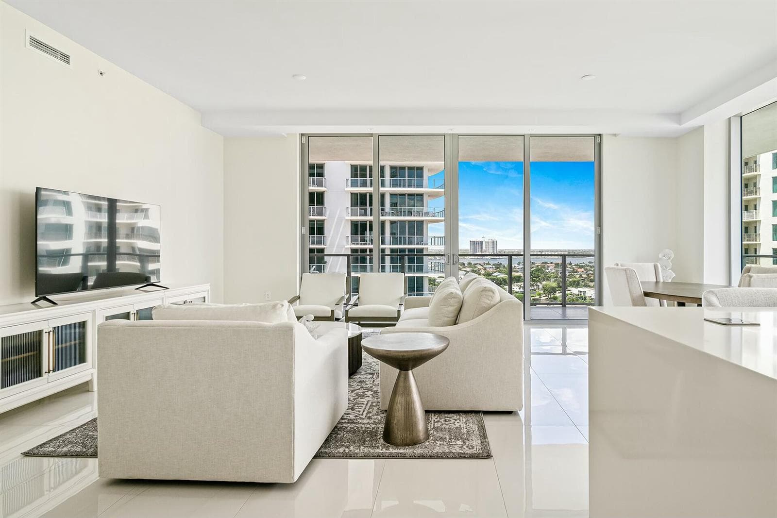 3100 N Ocean Drive H-1409 photo 1