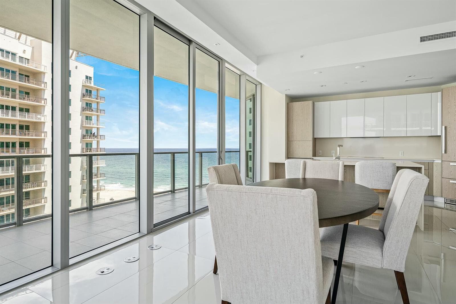 3100 N Ocean Drive H-1409 photo 5