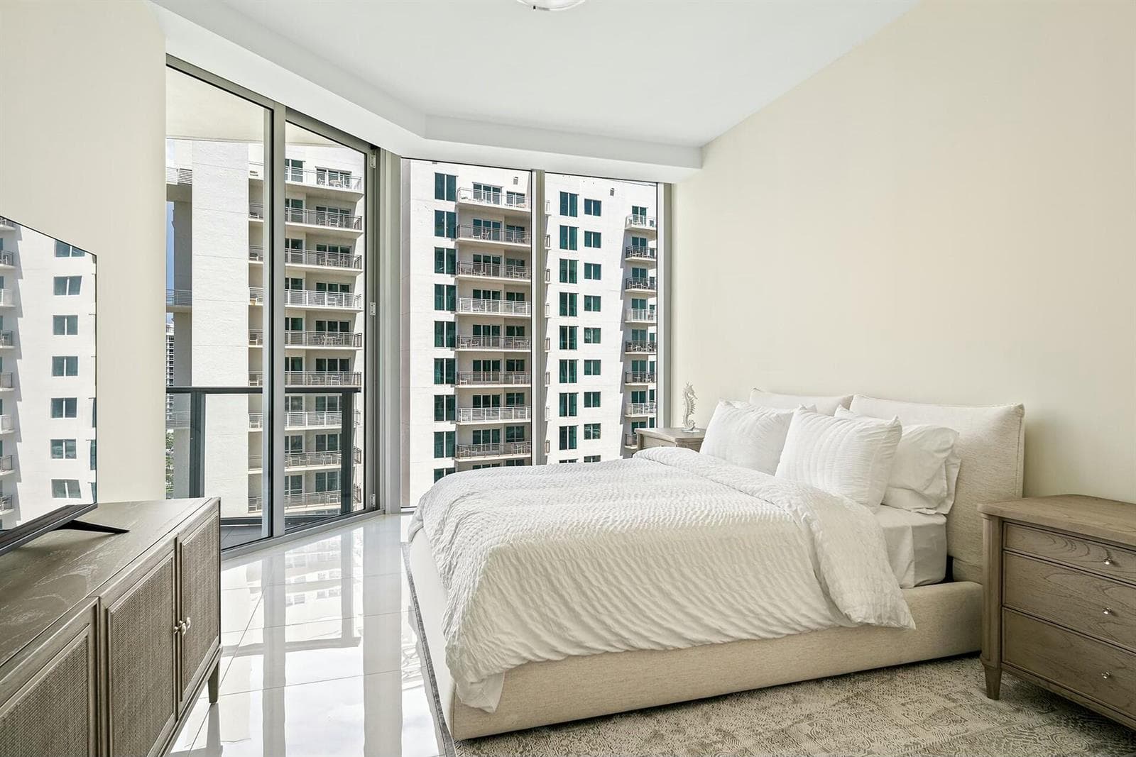3100 N Ocean Drive H-1409 photo 10