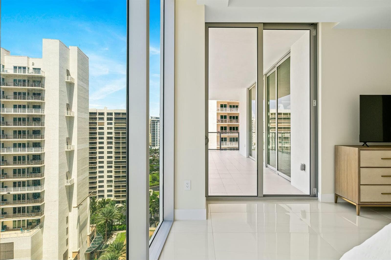 3100 N Ocean Drive H-1409 photo 18