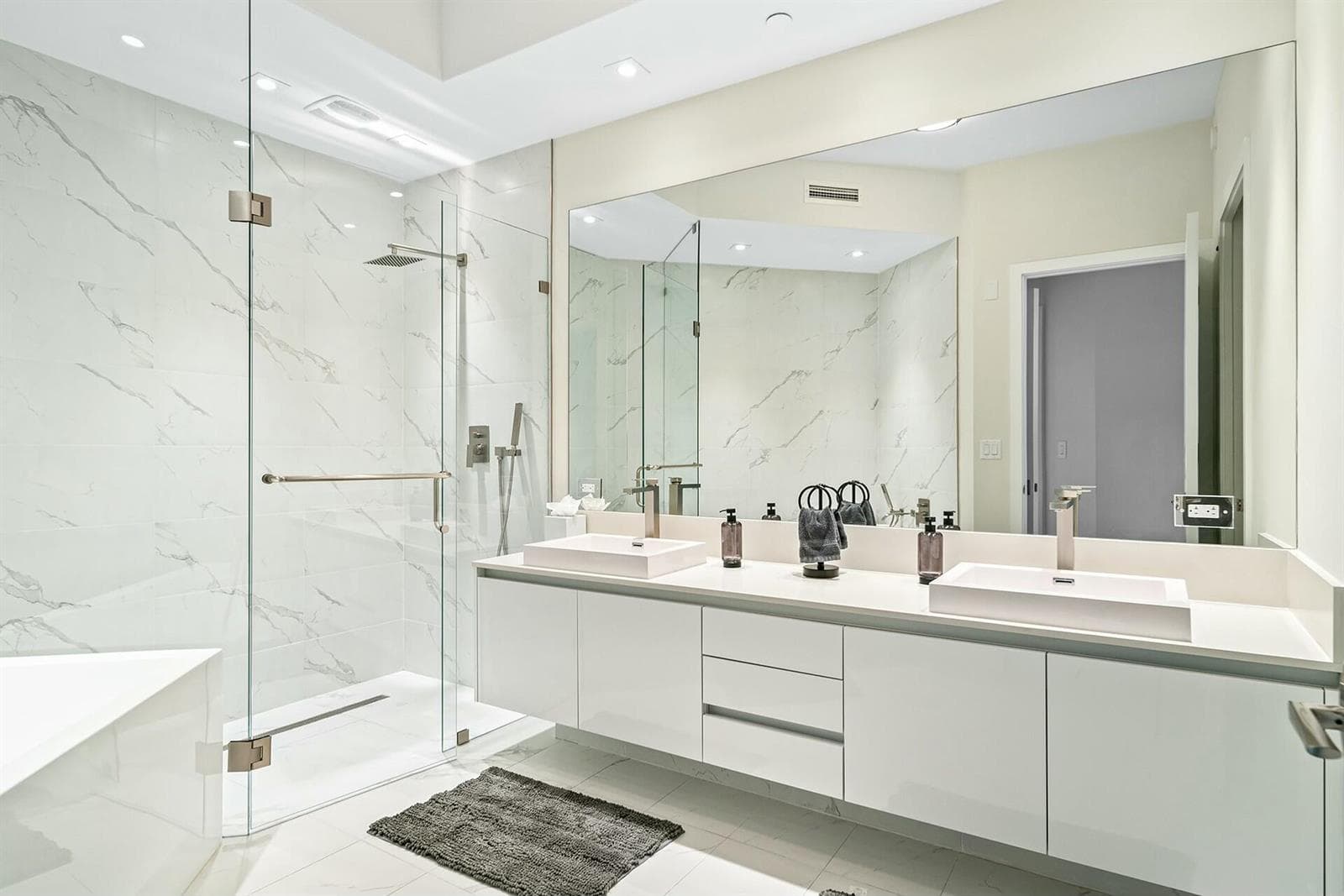 3100 N Ocean Drive H-1409 photo 21