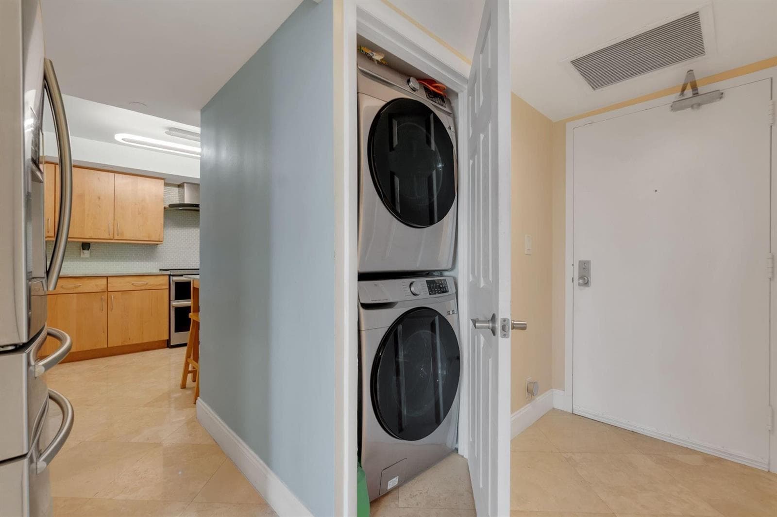 3200 Port Royale Drive 1109 photo 11