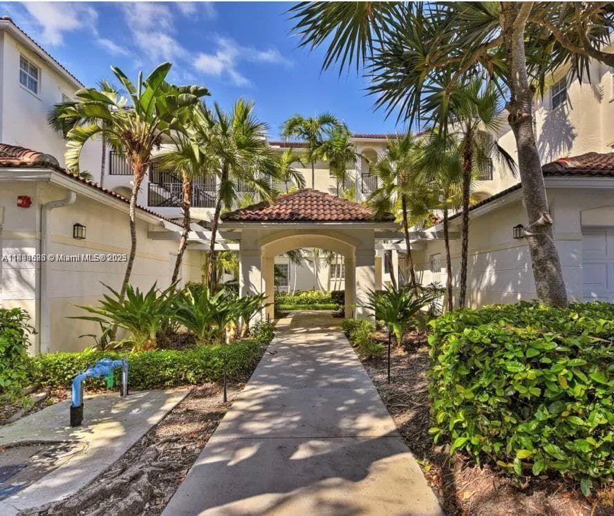 3135 184th St 2103 photo 7