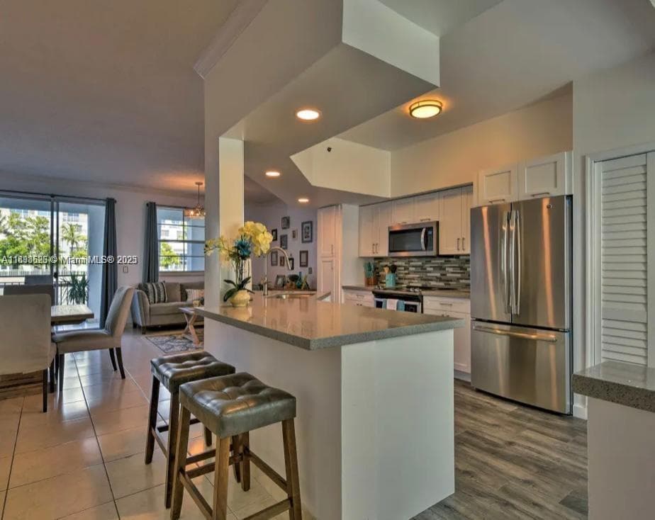 3135 184th St 2103 photo 1