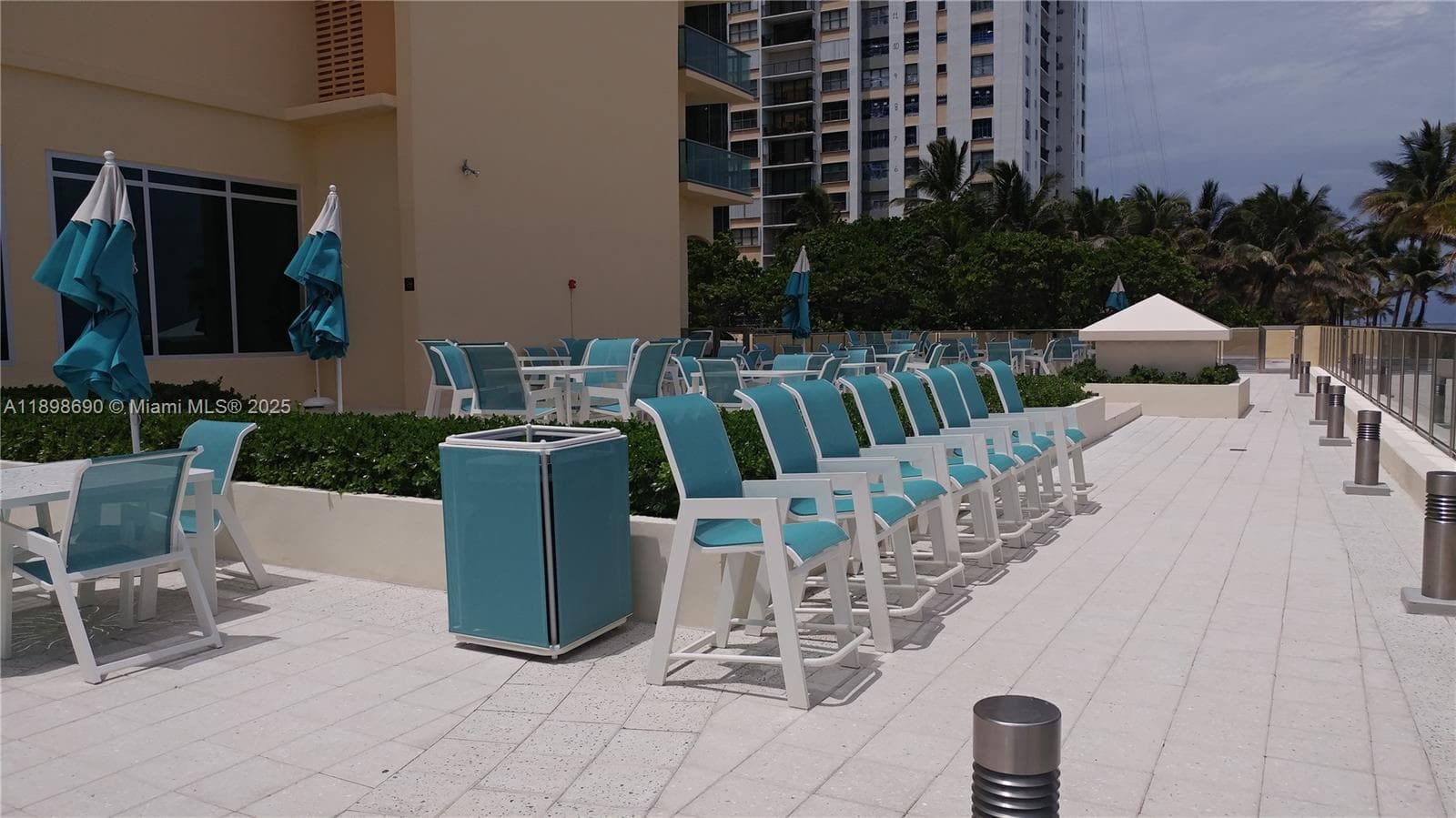 2501 Ocean Dr L04 photo 22