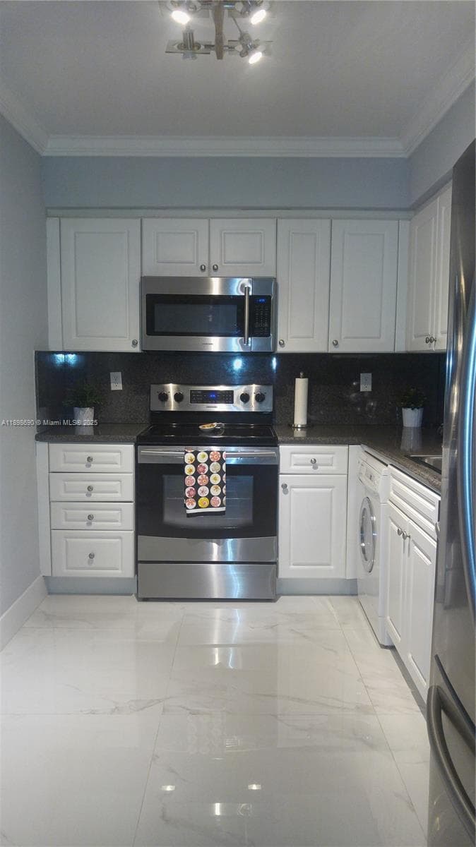 2501 Ocean Dr L04 photo 3