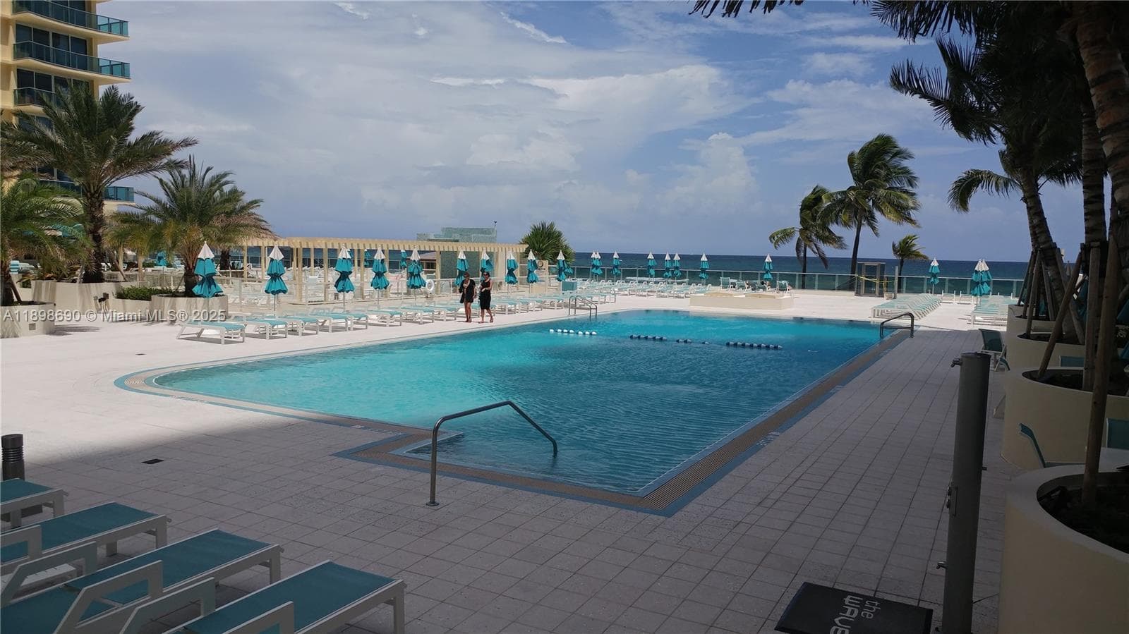 2501 Ocean Dr L04 photo 24