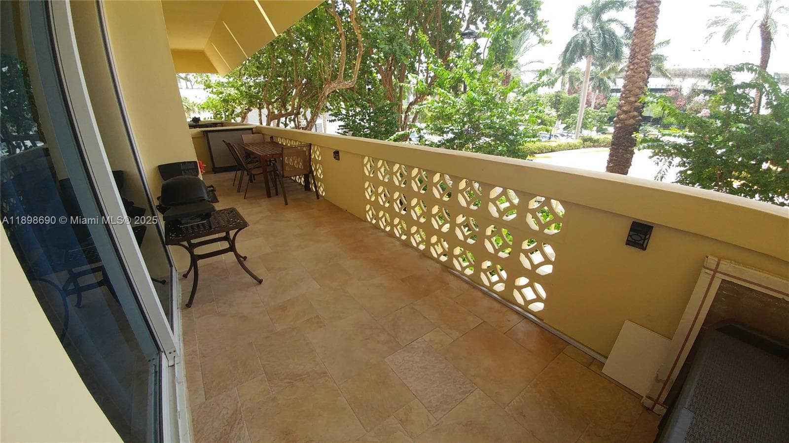 2501 Ocean Dr L04 photo 8