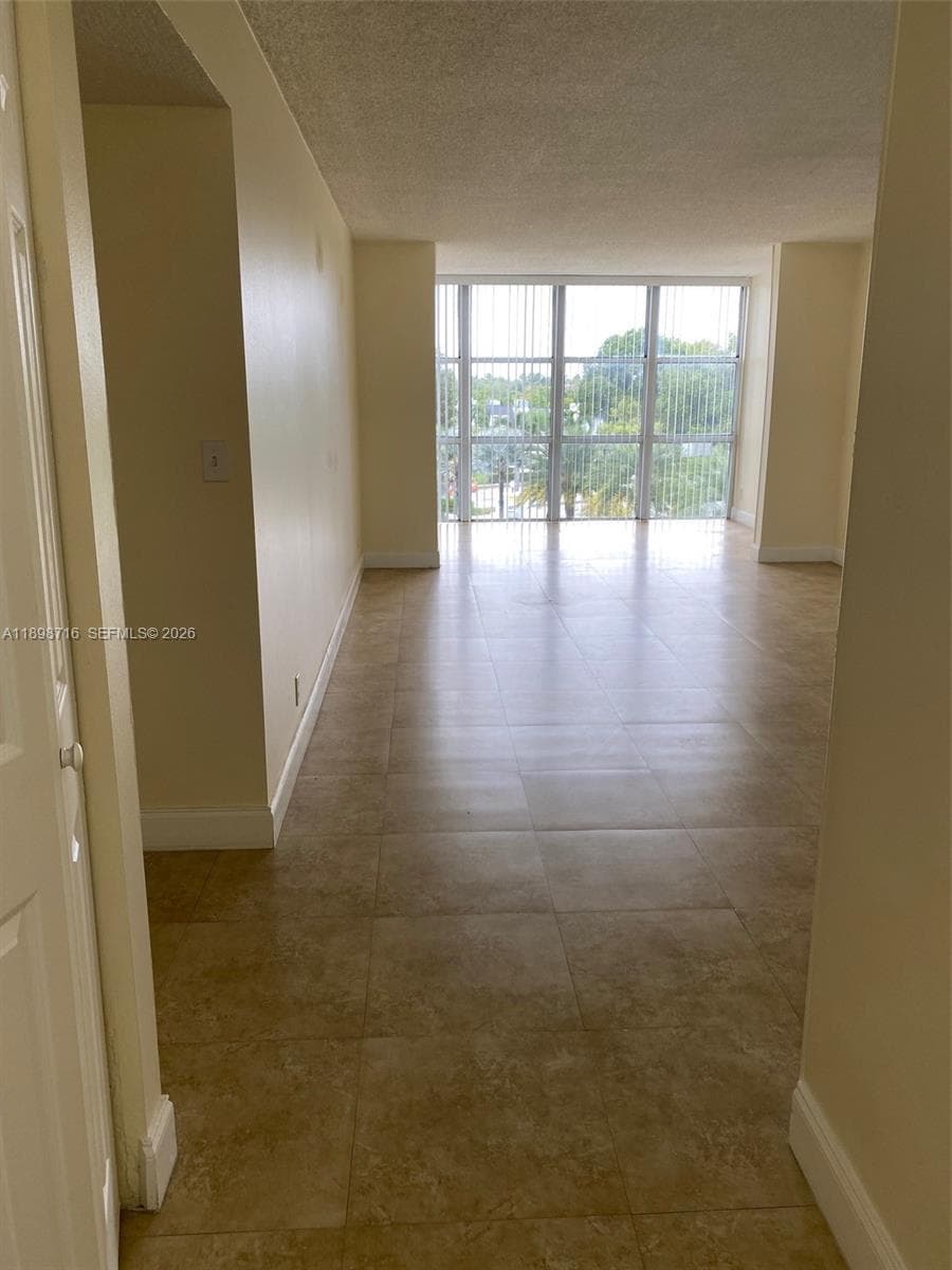 1000 Parkview Dr 427 photo 7