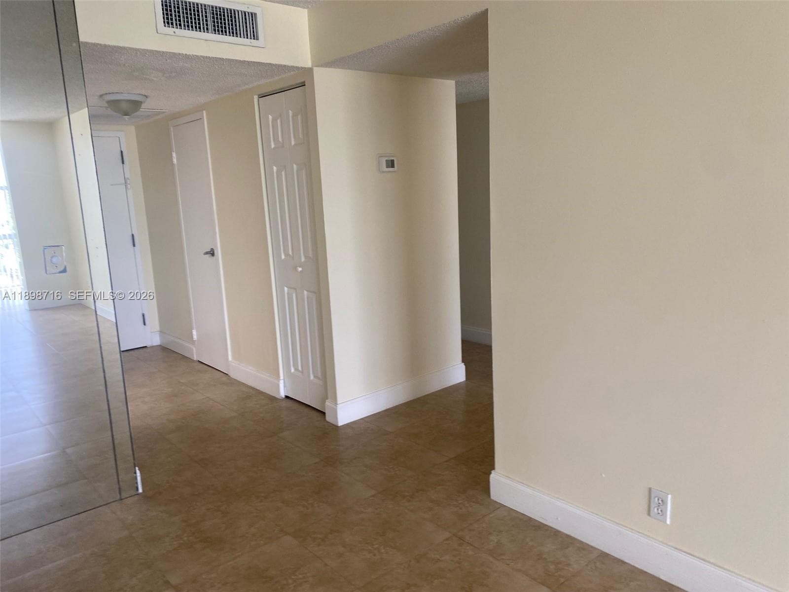 1000 Parkview Dr 427 photo 14