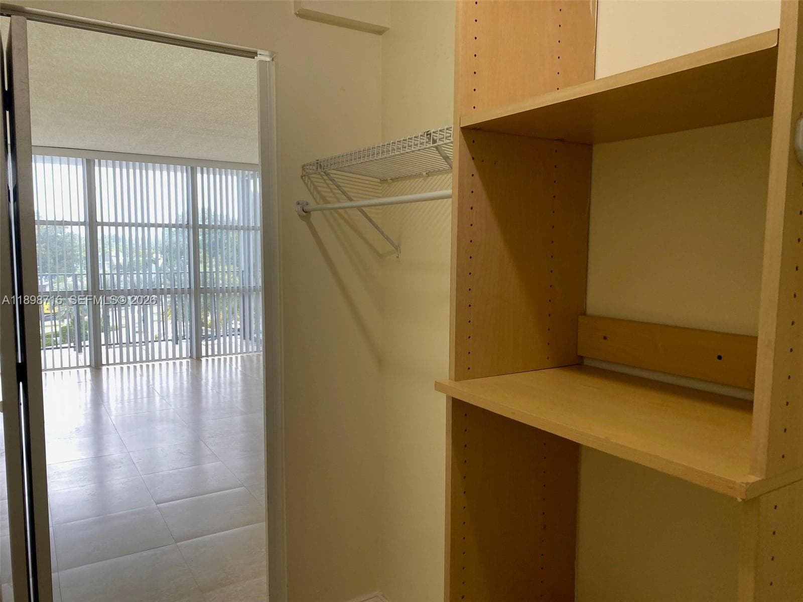 1000 Parkview Dr 427 photo 18