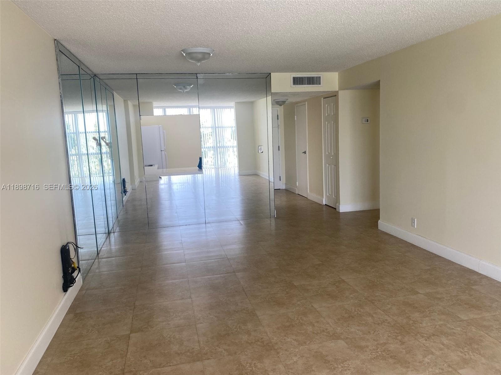 1000 Parkview Dr 427 photo 15
