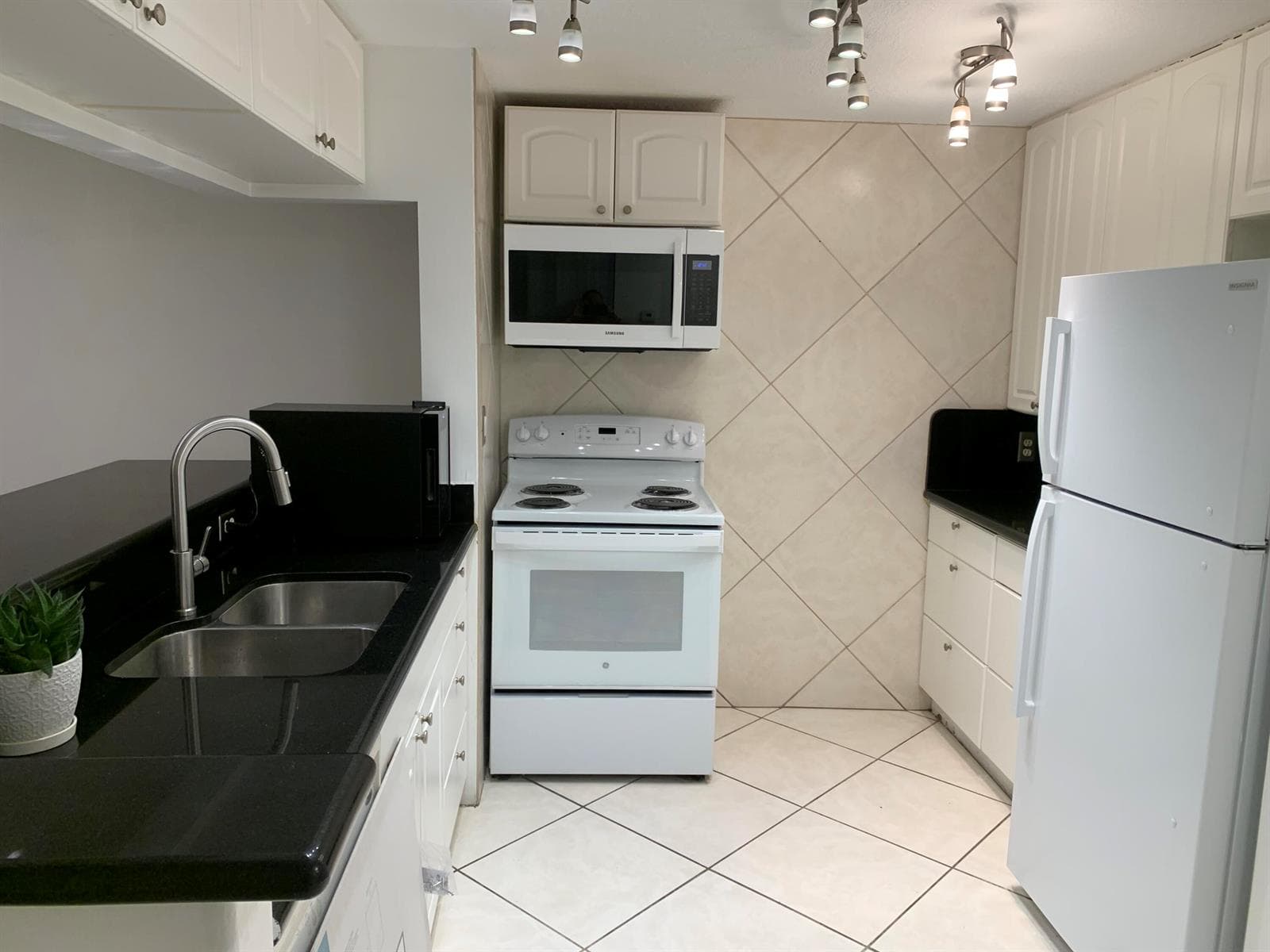2935 NE 163rd Street 3m photo 8