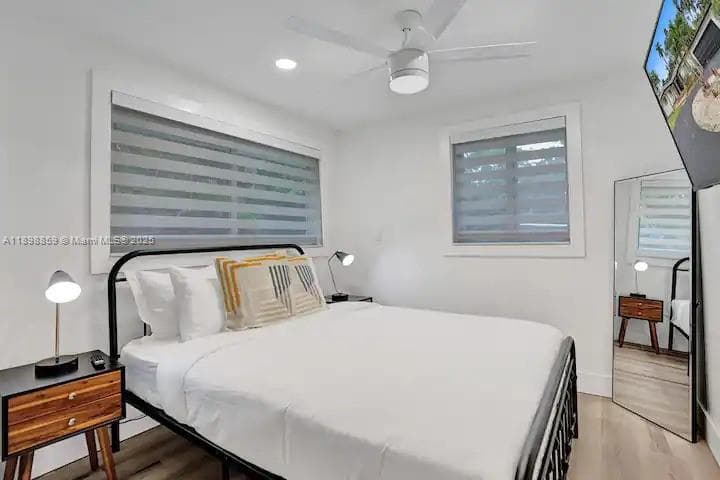 2100 SW 28th Way photo 23