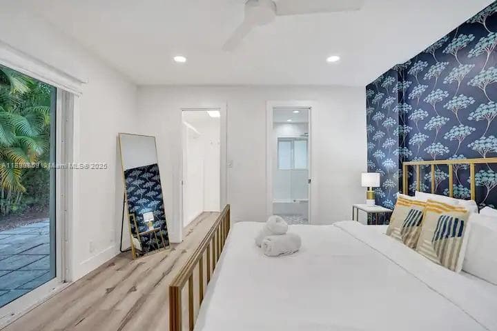 2100 SW 28th Way photo 17