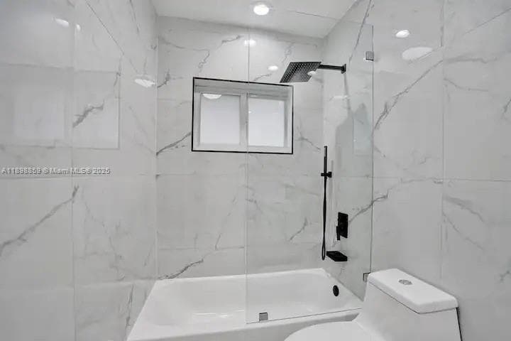 2100 SW 28th Way photo 18