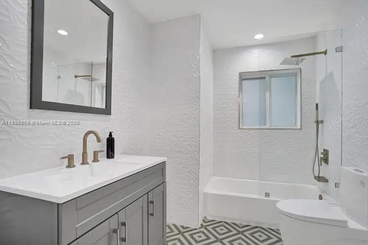 2100 SW 28th Way photo 25