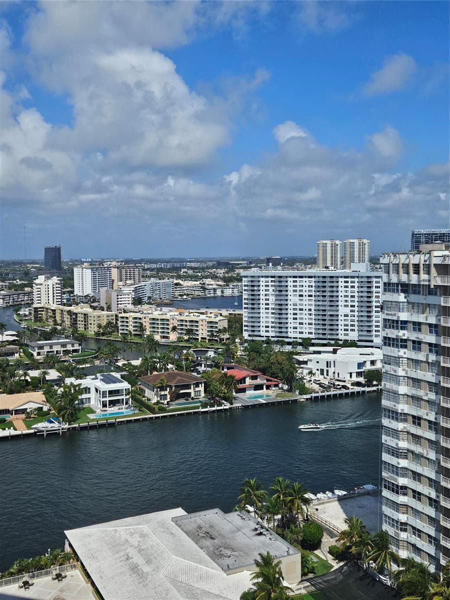 1985 S Ocean Drive 20d photo 3