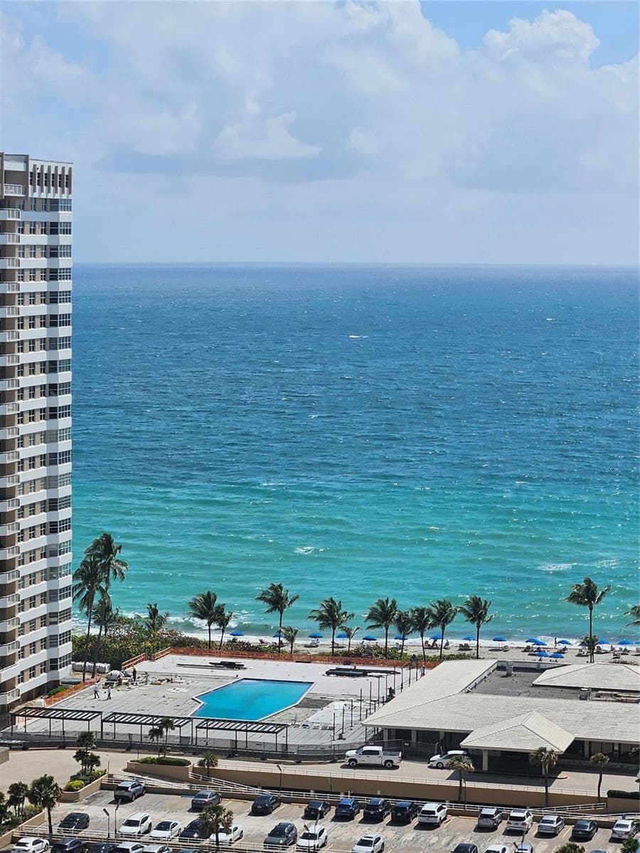 1985 S Ocean Drive 20d photo 1