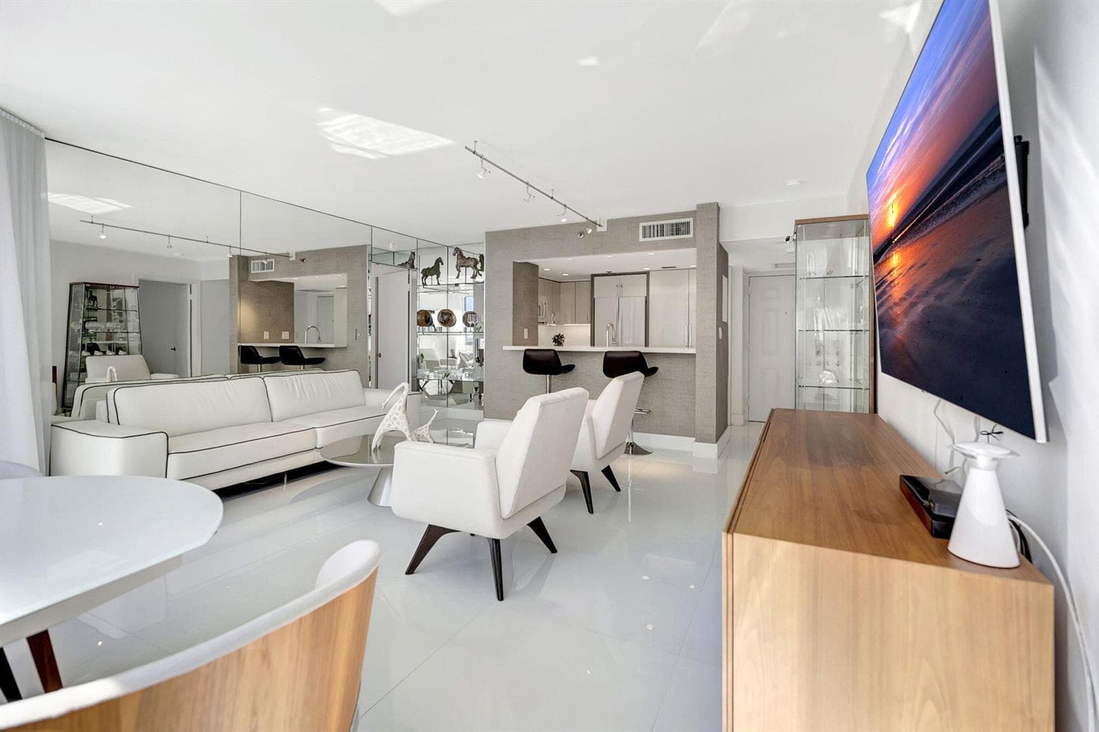 540 Brickell Key Drive 919 photo 7