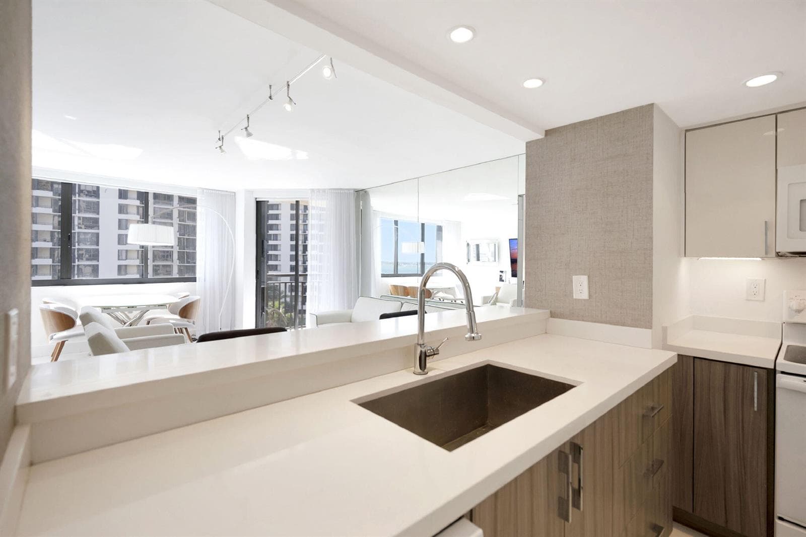 540 Brickell Key Drive 919 photo 3