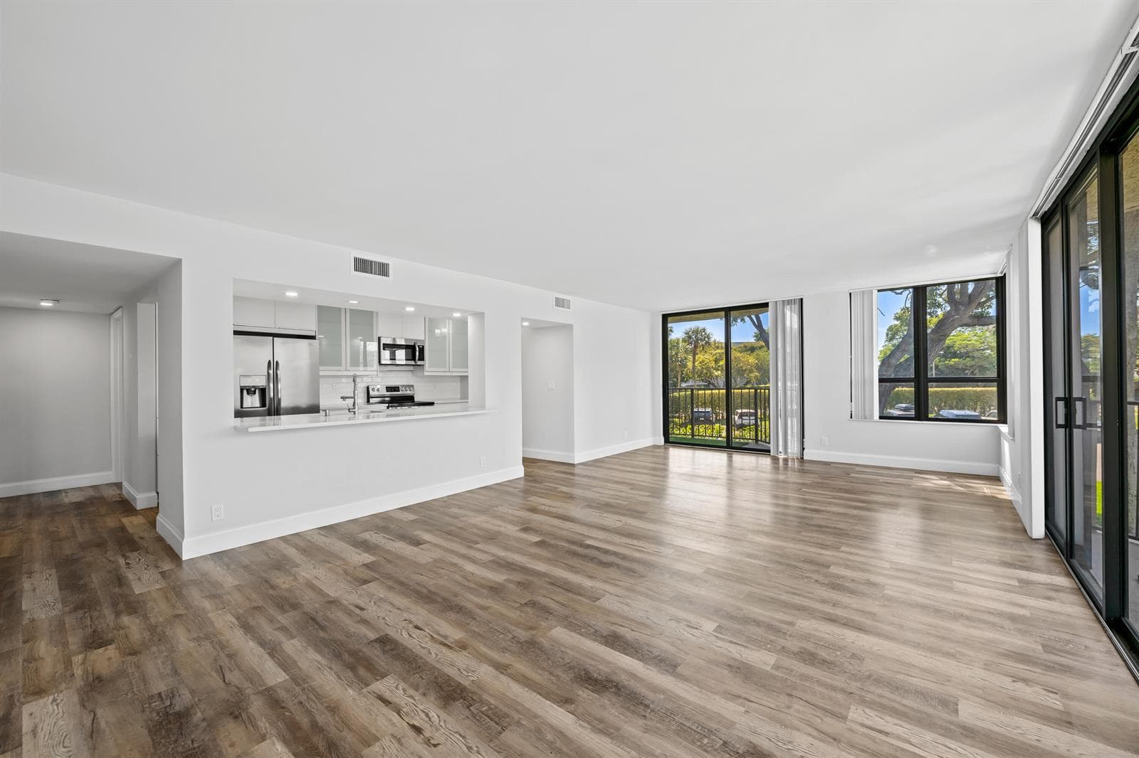 799 Jeffery Street 202 photo 2