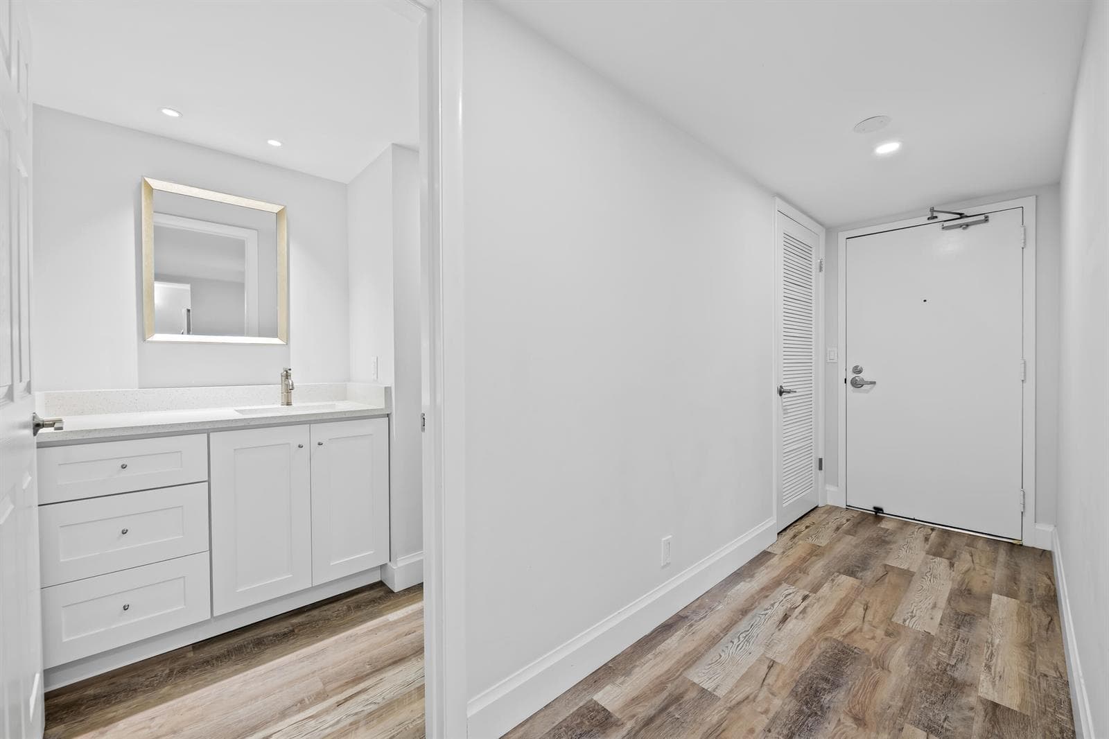 799 Jeffery Street 202 photo 16