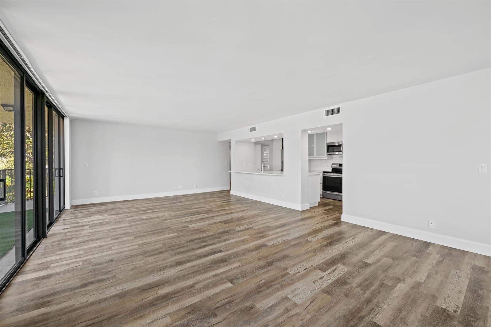 799 Jeffery Street 202 photo 7