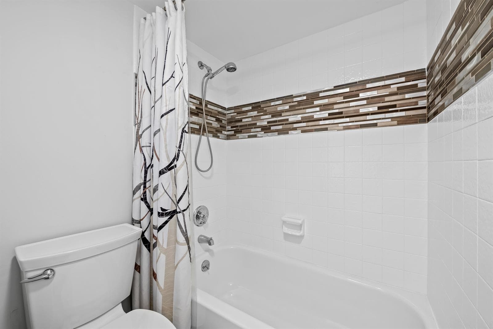 799 Jeffery Street 202 photo 18