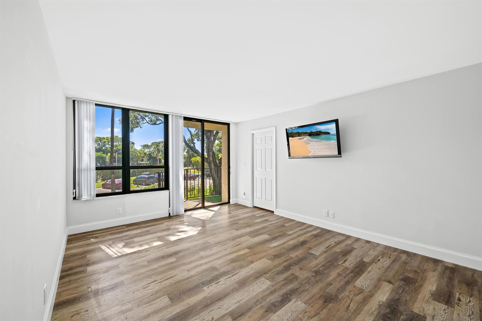 799 Jeffery Street 202 photo 19