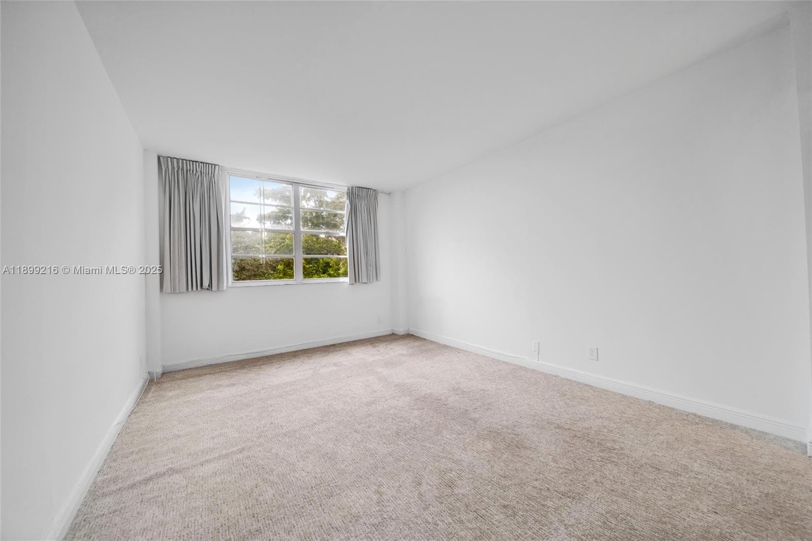 1455 N Treasure Dr 3K photo 17