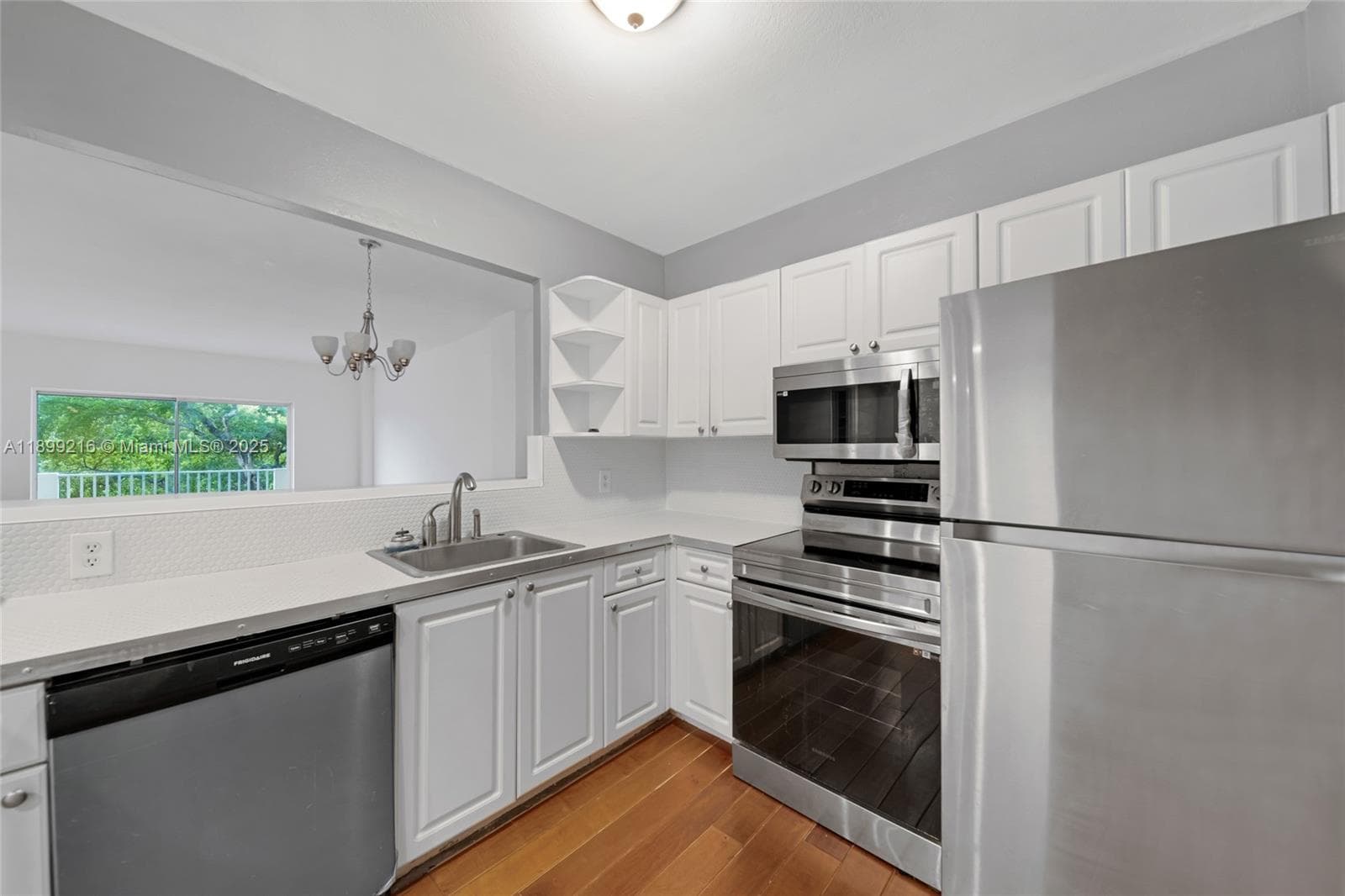 1455 N Treasure Dr 3K photo 3