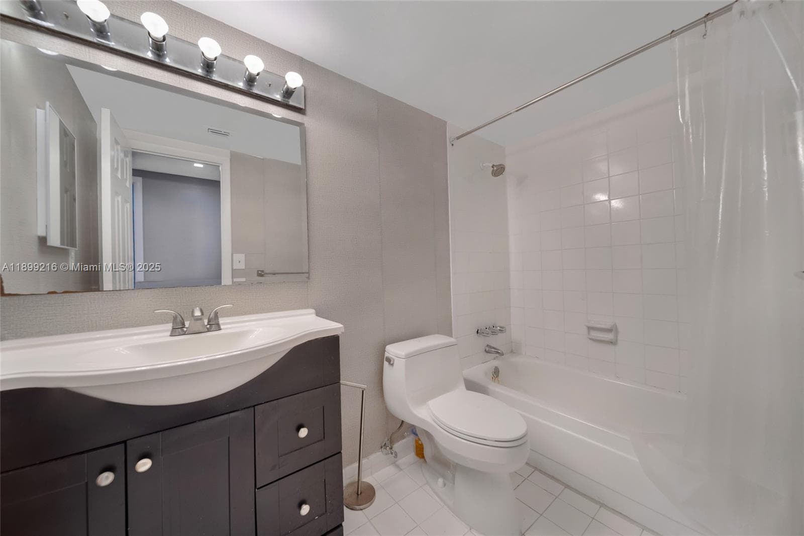 1455 N Treasure Dr 3K photo 15