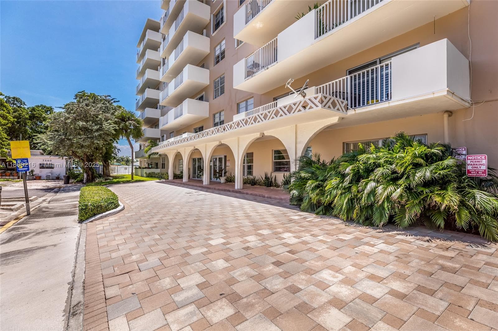 1455 N Treasure Dr 3K photo 25
