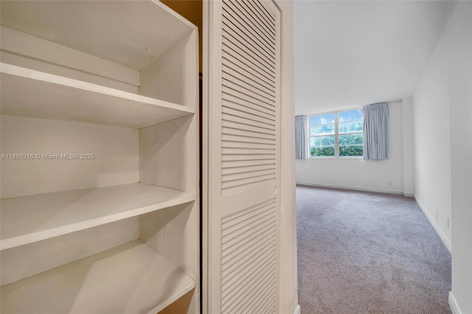 1455 N Treasure Dr 3K photo 21