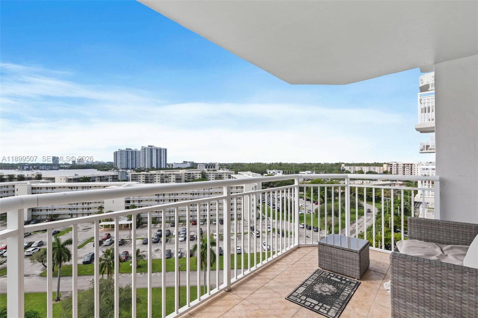 18021 Biscayne Blvd 1003 photo 16