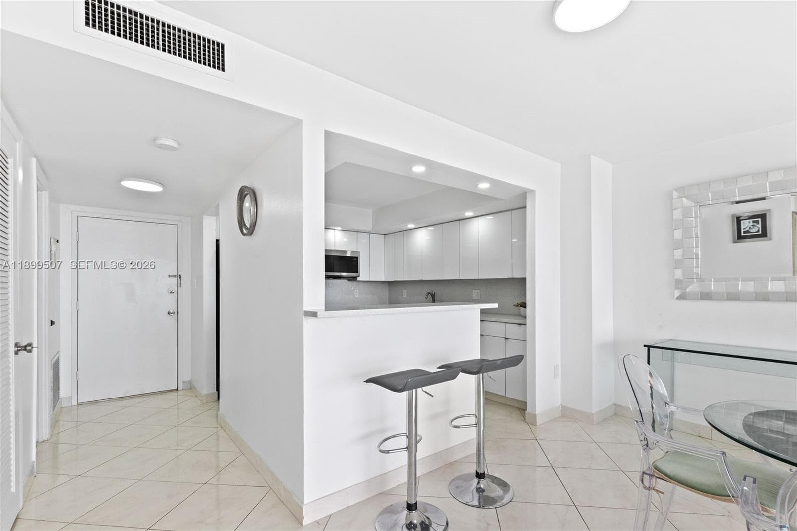 18021 Biscayne Blvd 1003 photo 1