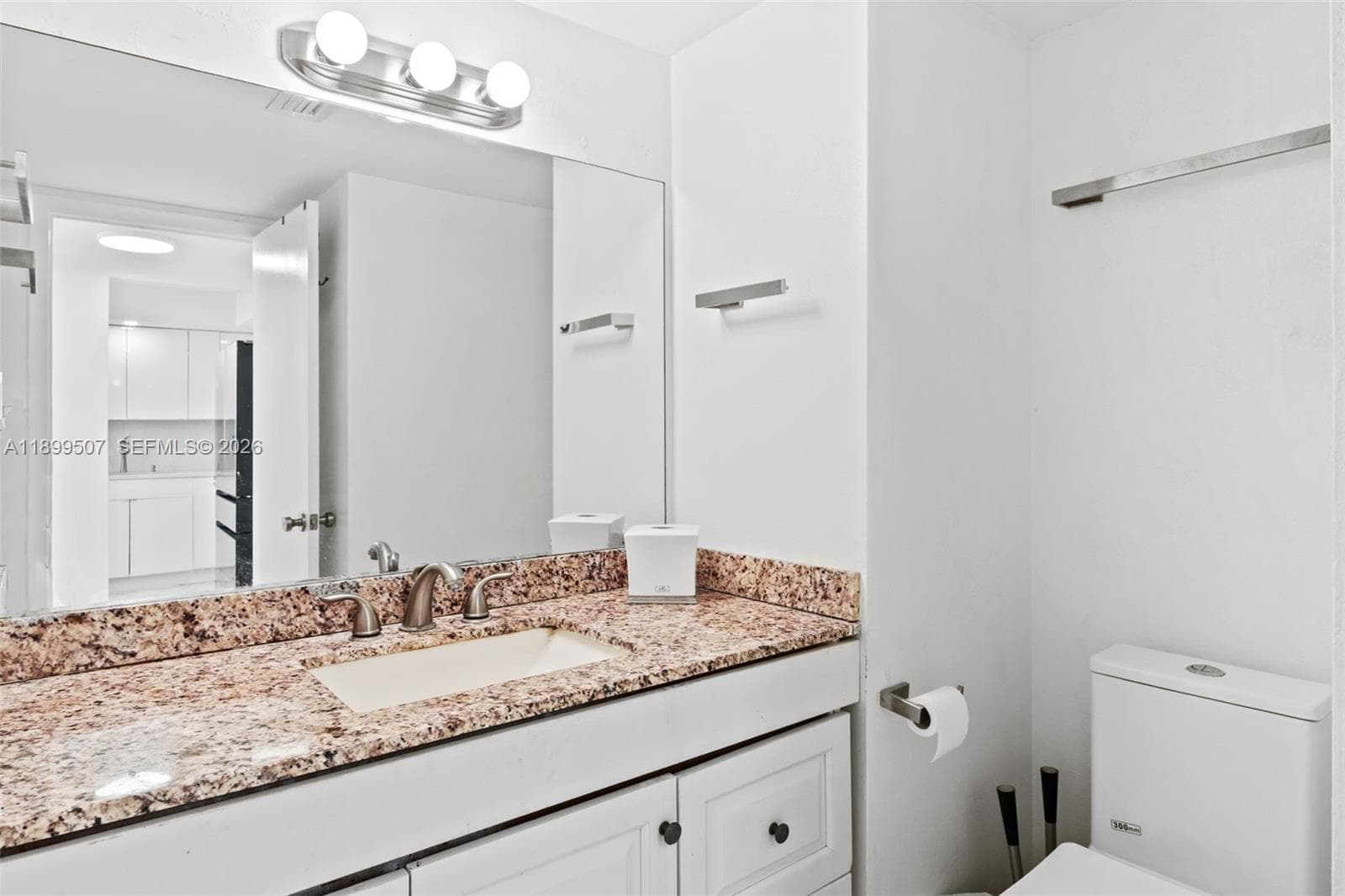 18021 Biscayne Blvd 1003 photo 10