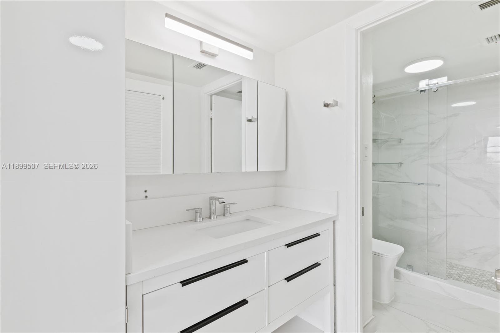 18021 Biscayne Blvd 1003 photo 14