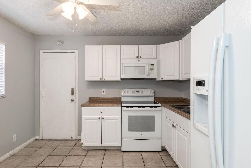 5692 SW Stonington Way SW 5692 photo 3