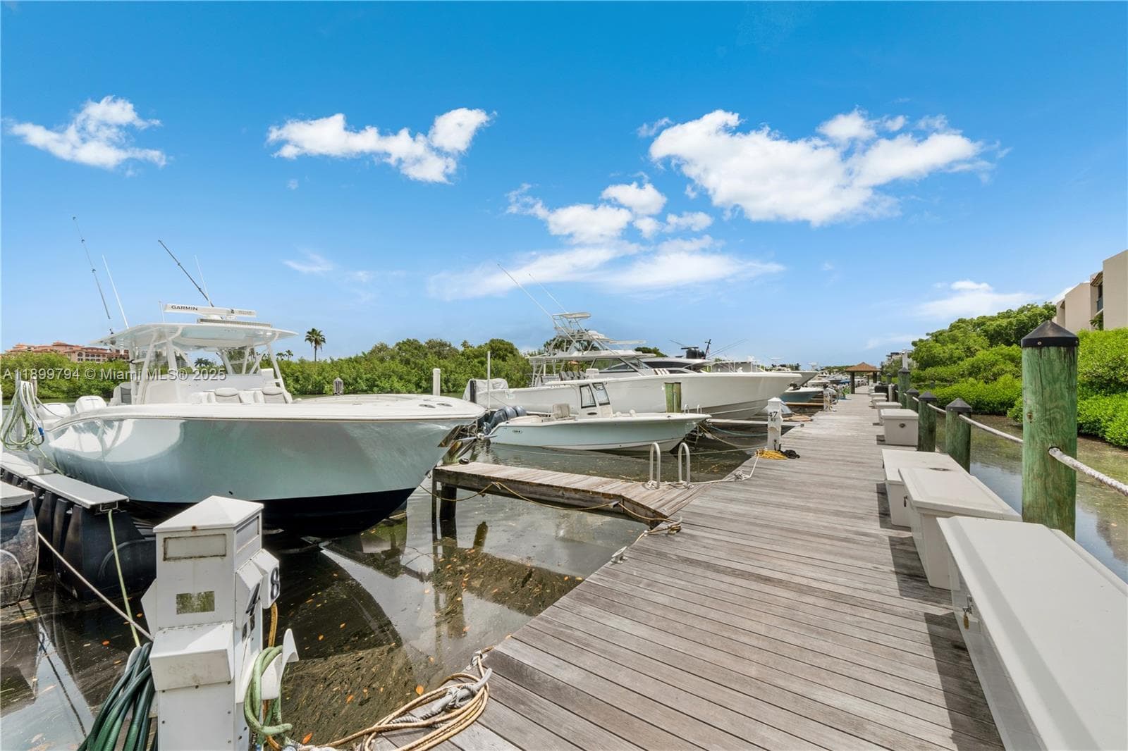 6100 Paradise Point Dr photo 20