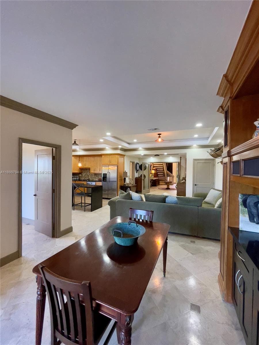 6100 Paradise Point Dr photo 10