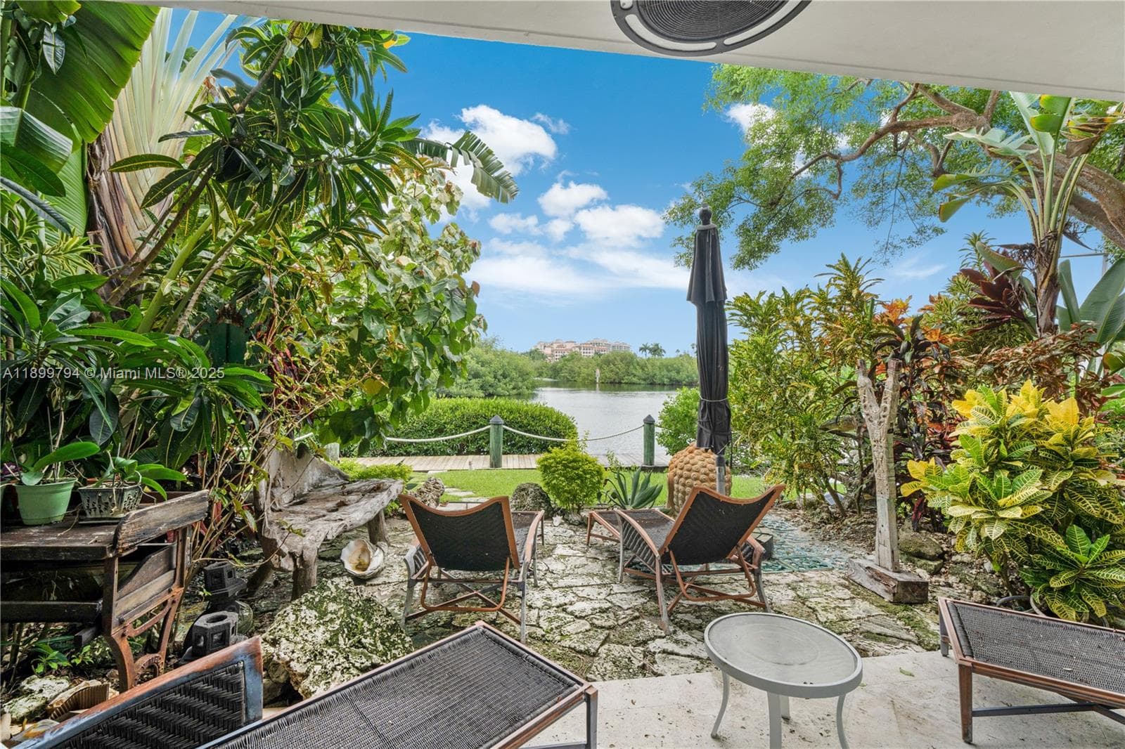 6100 Paradise Point Dr photo 15