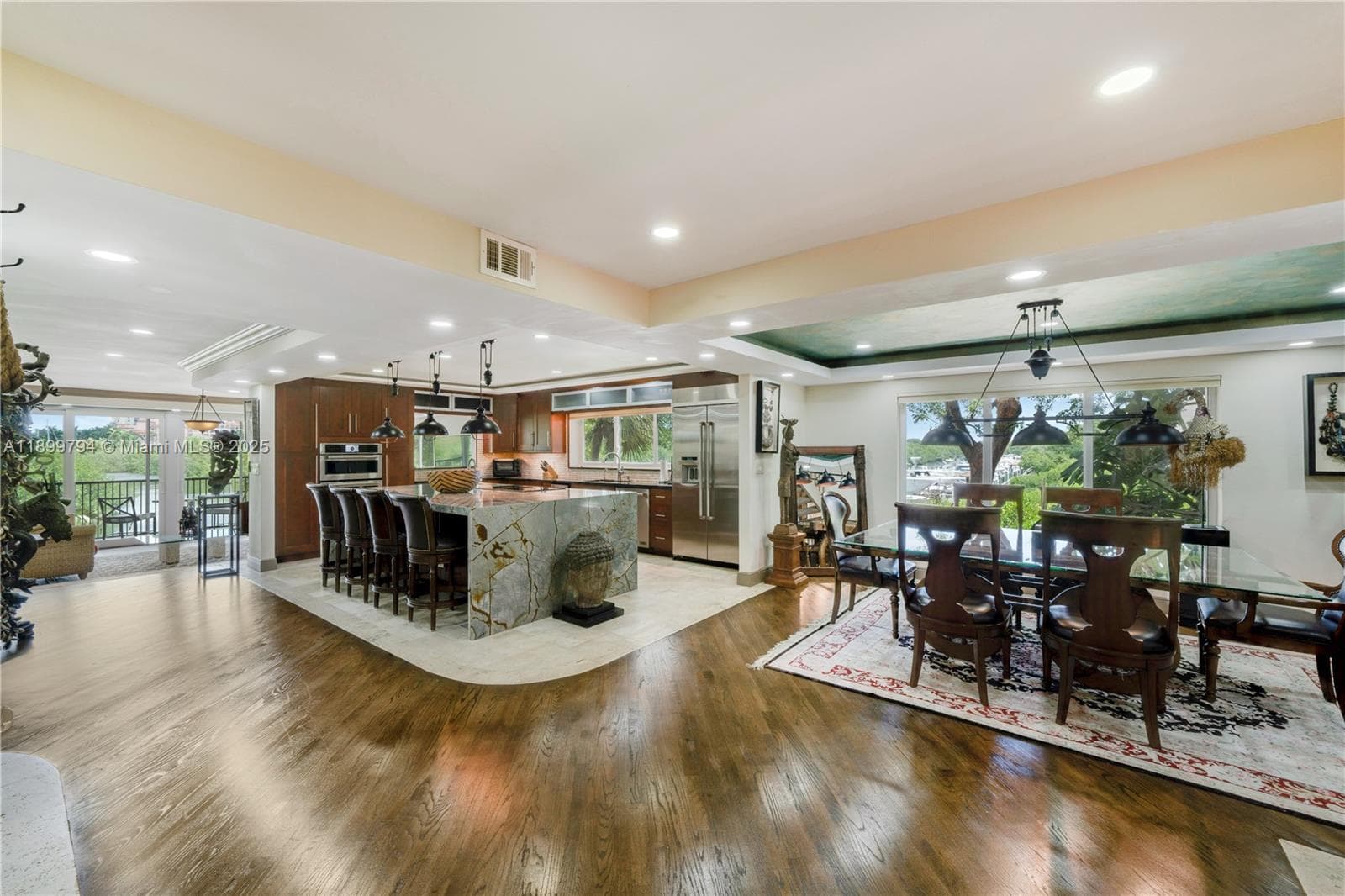 6100 Paradise Point Dr photo 25