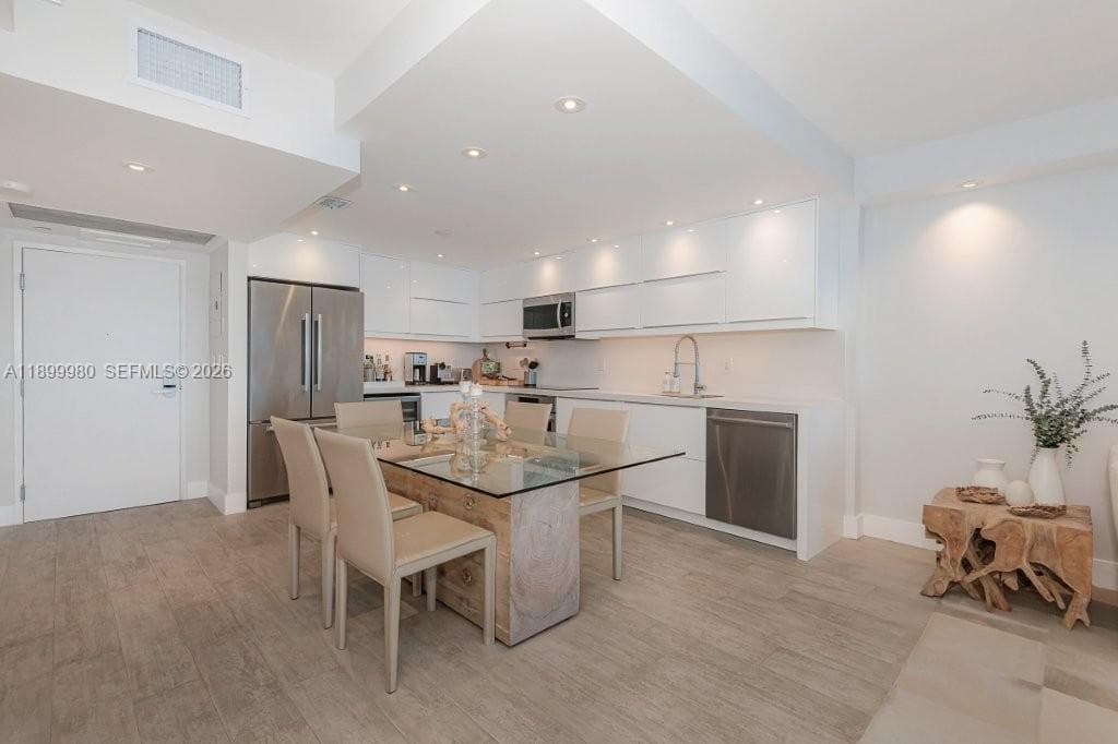 2301 Collins Ave 738 photo 20