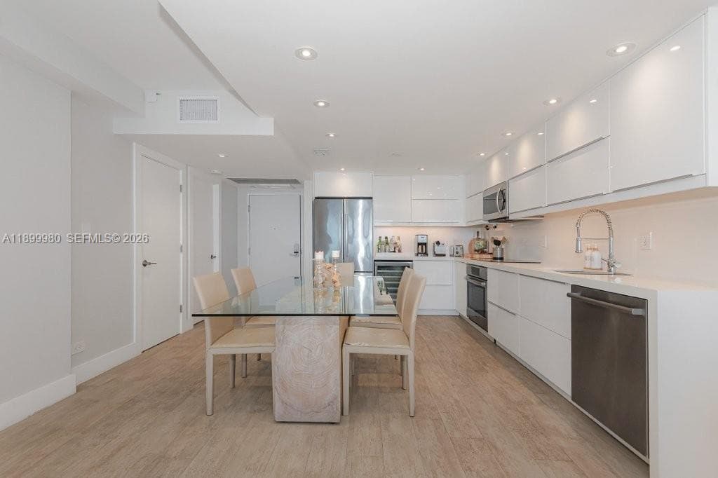 2301 Collins Ave 738 photo 21