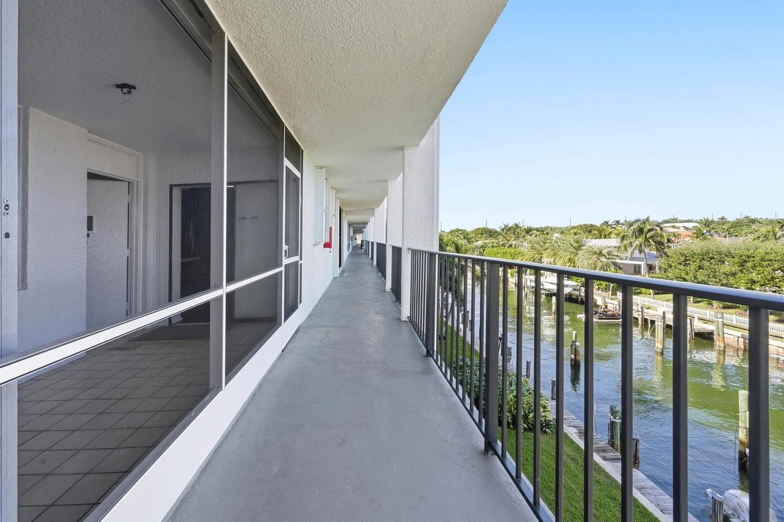 109 Paradise Harbour Blvd 415 photo 2